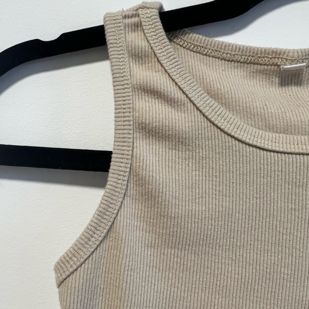 🔥Beige Ribbed Tank Top - Picture 3 of 5